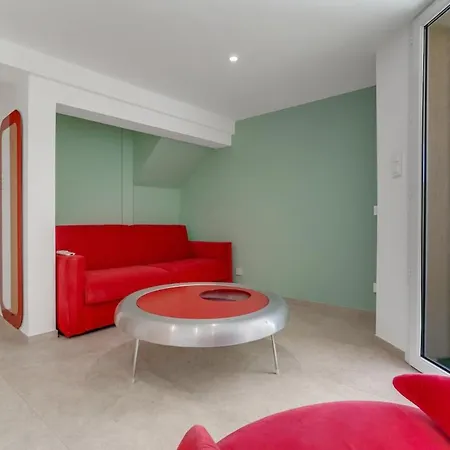 Apartment Duplex A 50 Metres De La *